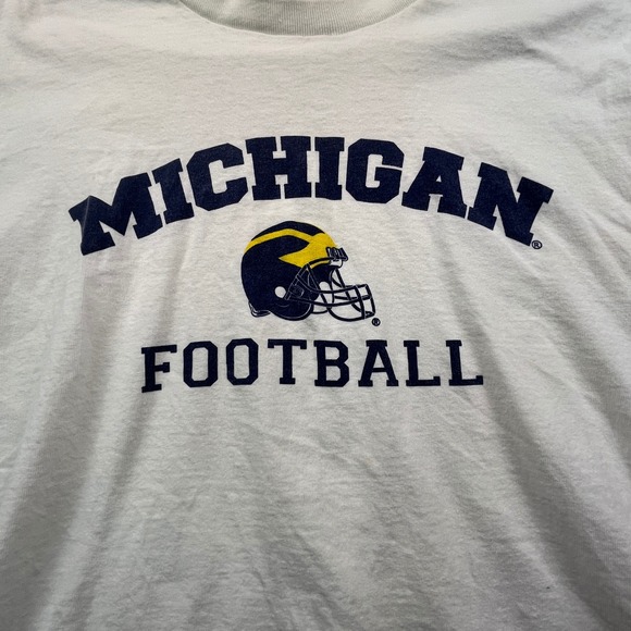 Vintage Michigan Wolverines Football TShirt Medium White 90s NCAA Helmet Graphic - Picture 2 of 7
